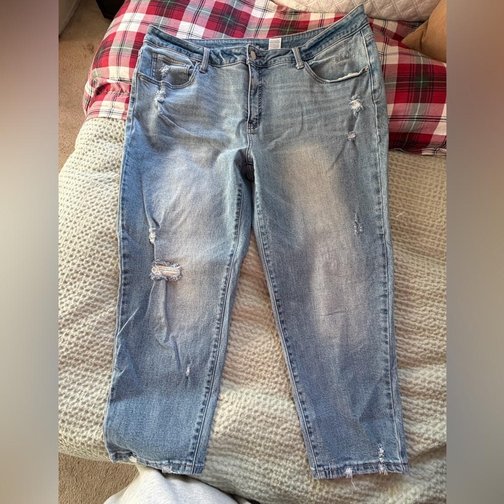 Time and Tru Light Blue Distressed Women Jeans